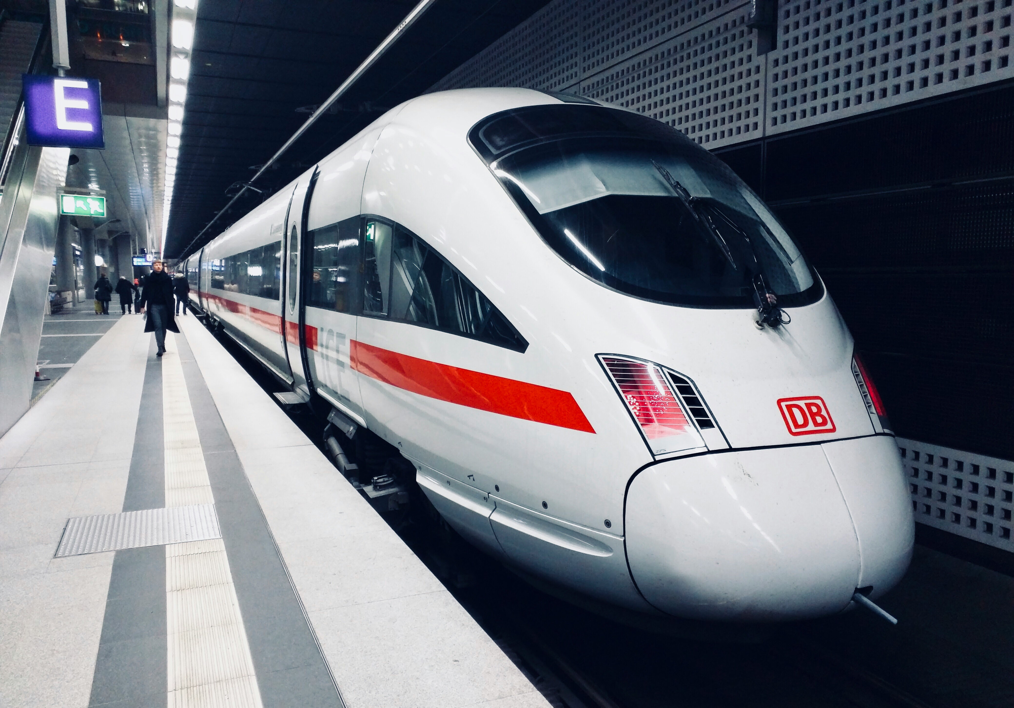 Piloter une entreprise publique par le droit : l’engagement discret de Philippe Mettoux (SNCF)